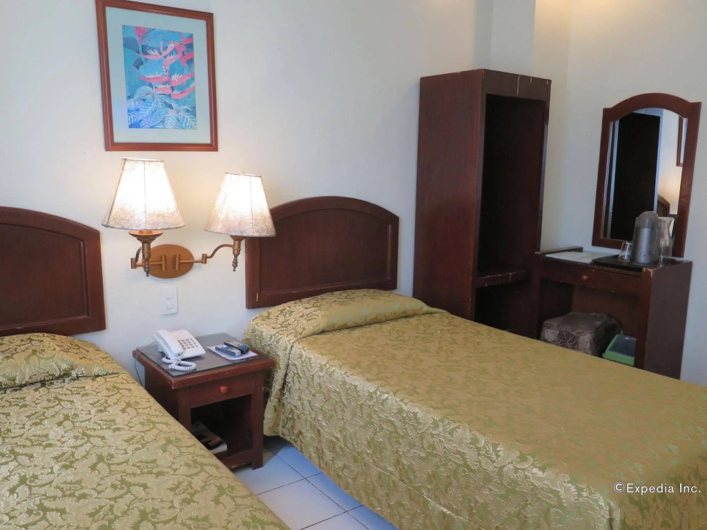 OYO 210 Apple Tree Suites