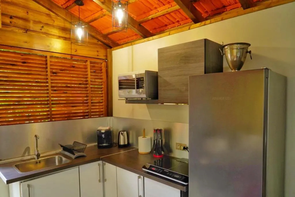 Maison d'une chambre avec piscine partagee spa et jardin clos a Fort de France a 9 km de la plage