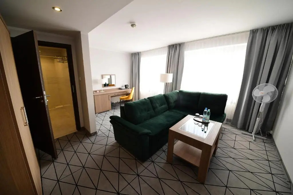 Hotel Gromada Pila