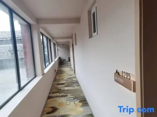 Kaiman Hotel (Kangding Pagoda Grassland Branch)