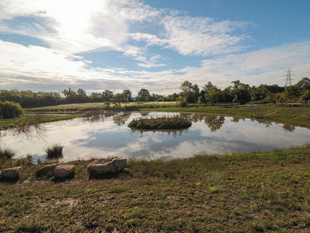 Lodge 2 @ Holmewood Lakes