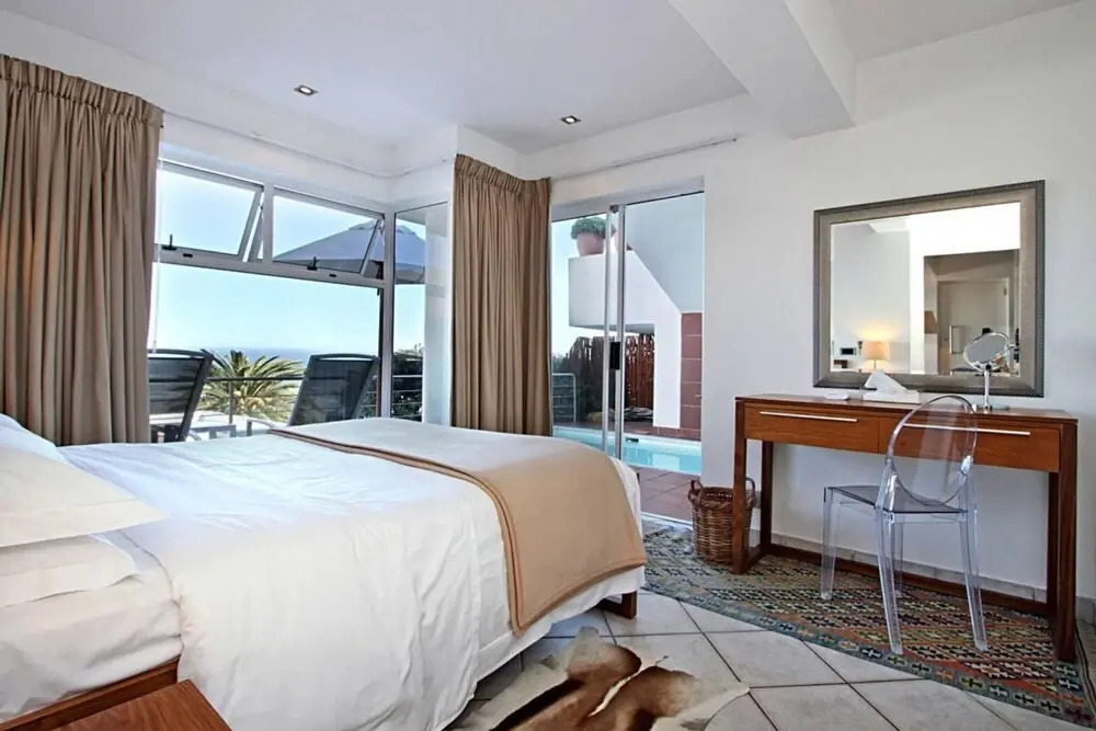 Camps Bay Holiday Apartment With Sea Views and Private Pool CBT Suite