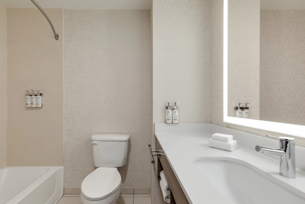 Holiday Inn Express Hotel & Suites NORTH FREMONT by IHG
