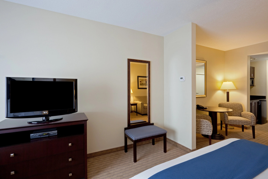 Holiday Inn Express & Suites Malone by IHG