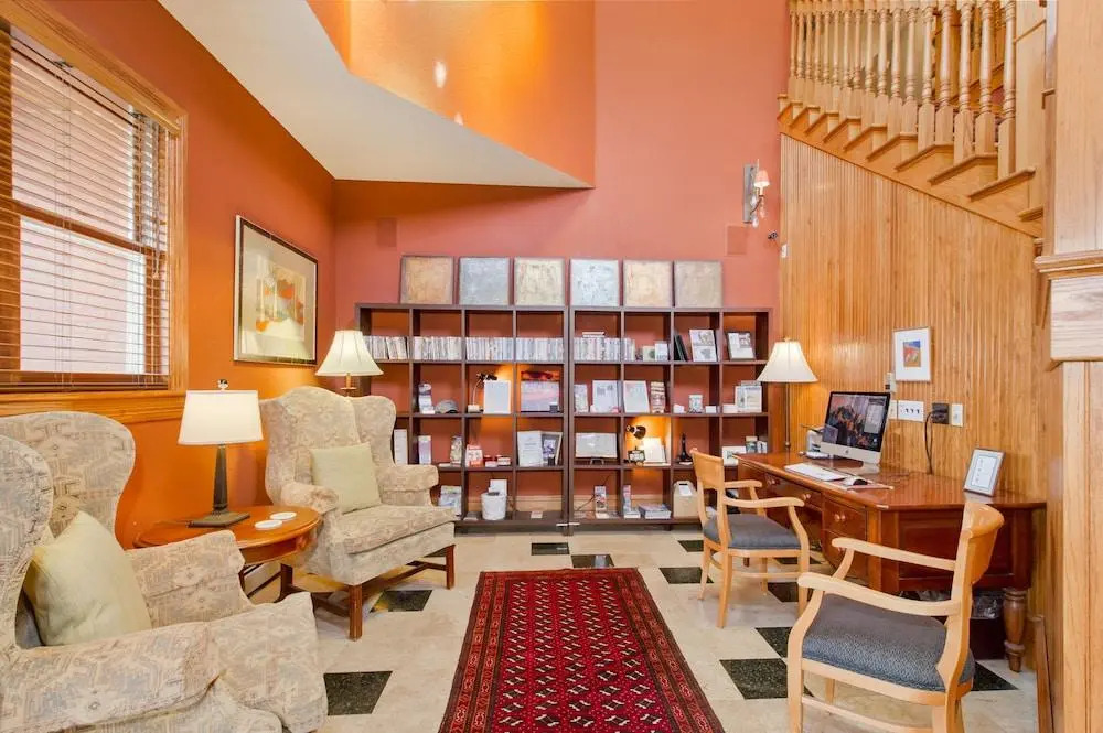 Bradley Boulder Inn