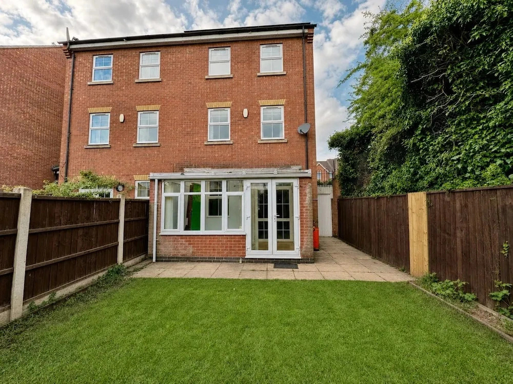 Oakwood House 6 Bed 11 Sleeps Garden-free Parking