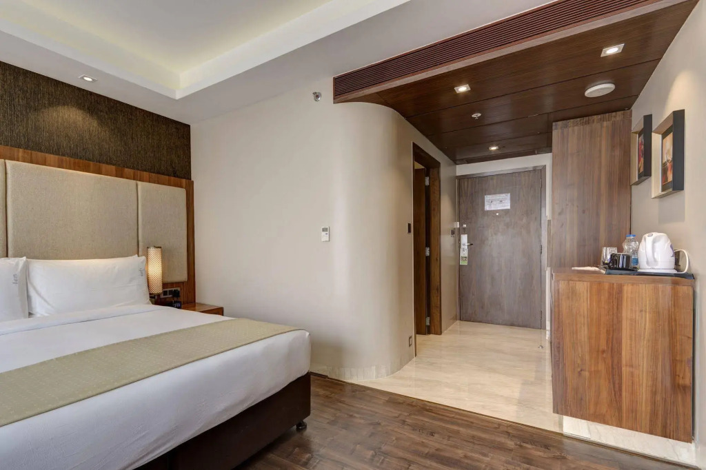 Holiday Inn Kolkata Airport by IHG