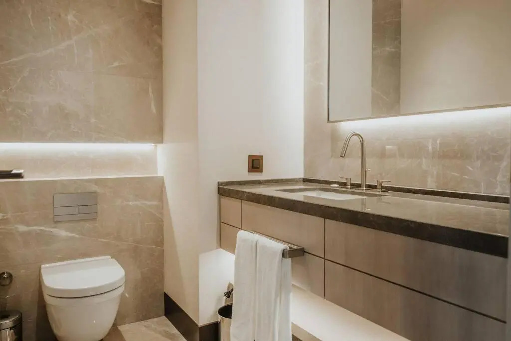 Serviced Luxurious 3+1 in Address Emaar Square