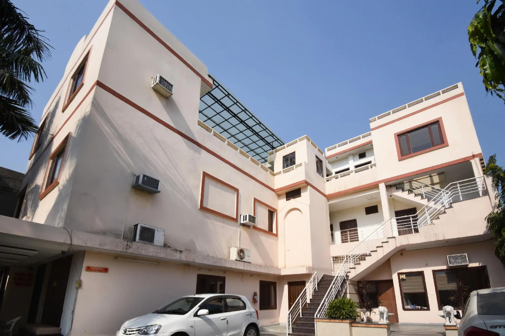 OYO 9727 Hotel Welcome Inn 2