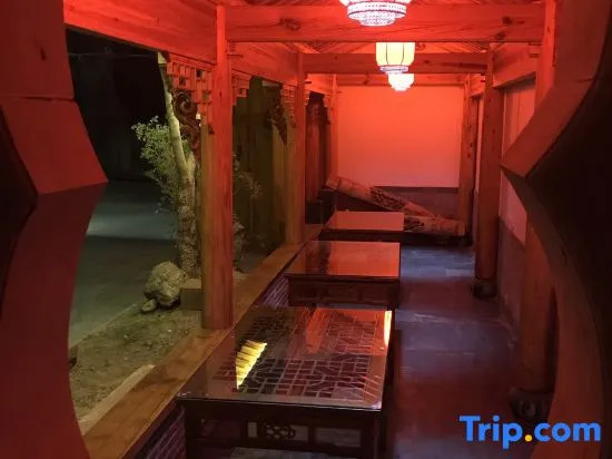 Xiuning Hengjianglou Homestay