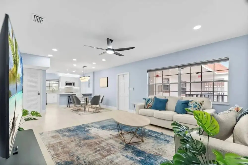 Colonial Manor Condos - Fort Lauderdale