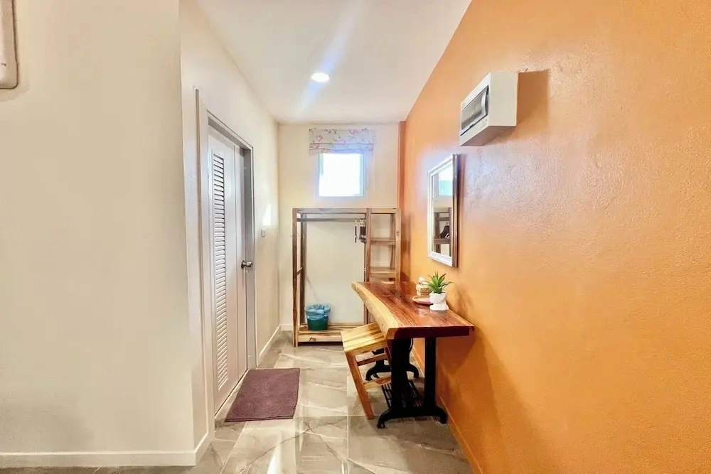 Koon Hom Apartment