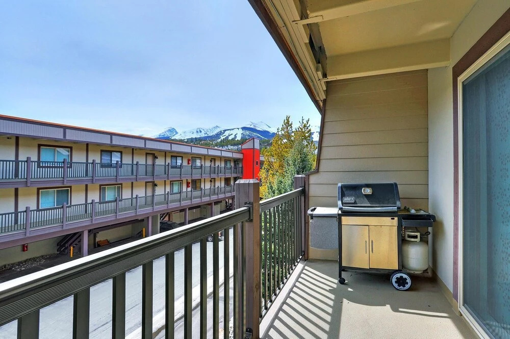Ski and Racquet Club Condo
