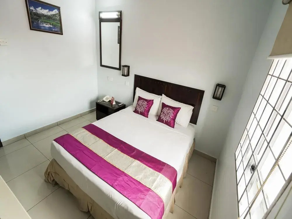 OYO 244 Family Hotel