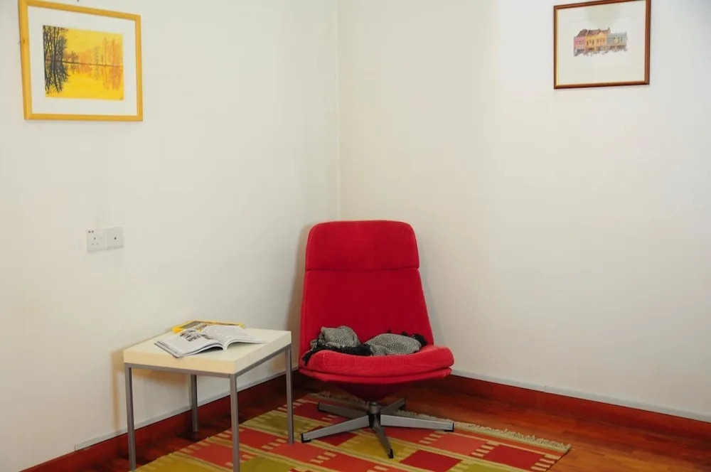 GRAYHAUS Guest House