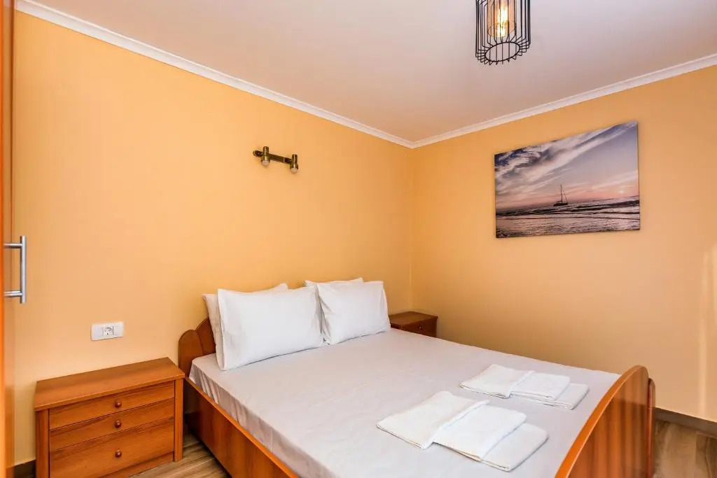 Apartments and Rooms Sole Mar