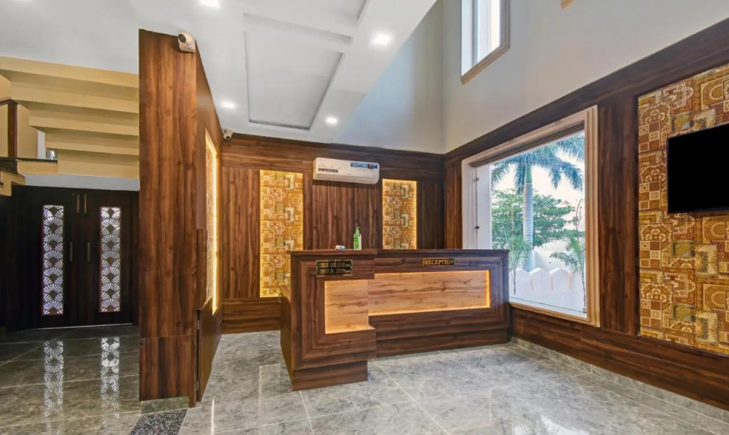 Treebo Premium Royal Amar With Mountain View and Swimming Pool