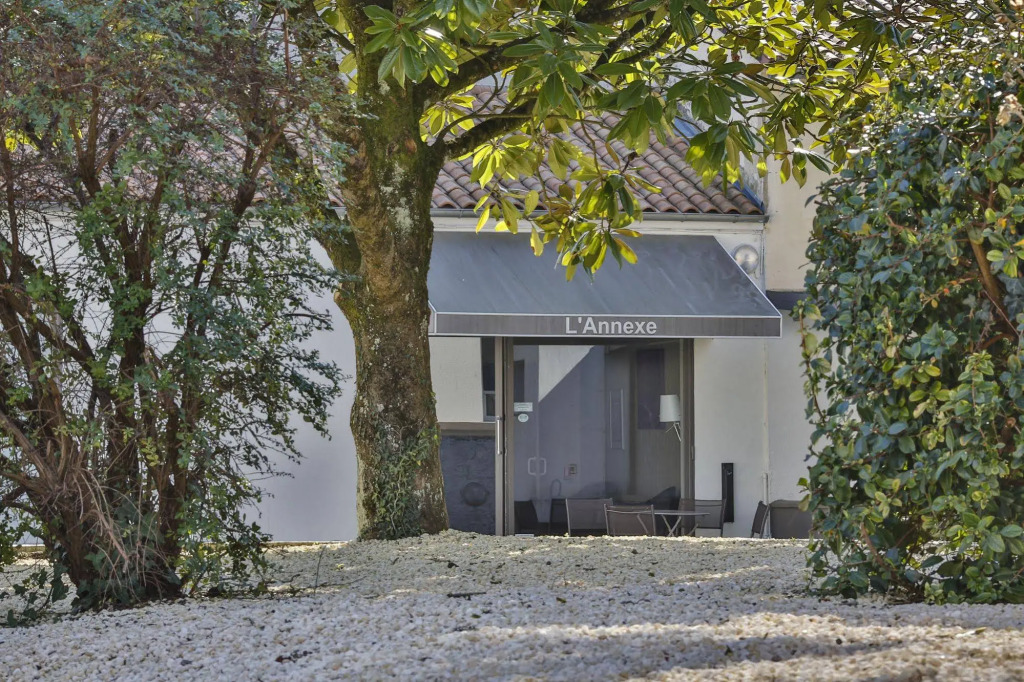 Brit Hotel du Parc Niort Centre-Parking gratuit