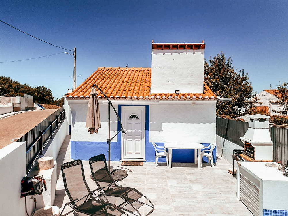 Alentejo Poolside By Gt House