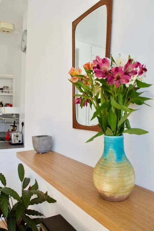 Bright 1 Bedroom Flat Near Leith