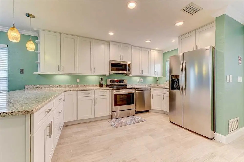 Island Retreat, Beach Front, 4 Bedrooms, Sleeps 12
