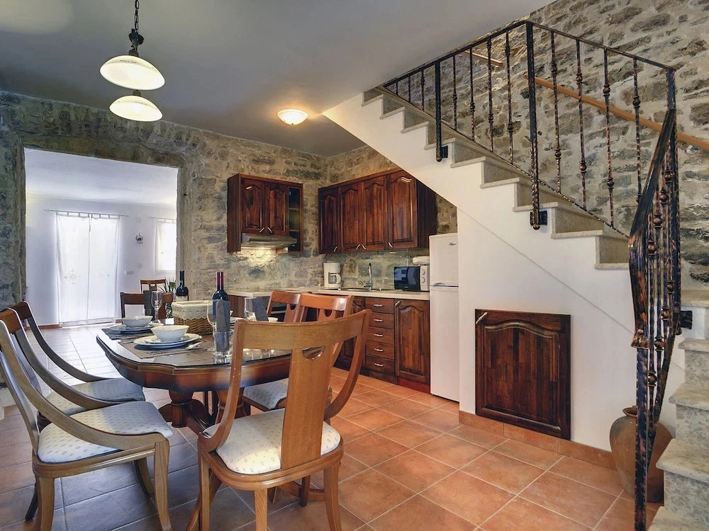 Holiday Home in Rojnici With Private Pool