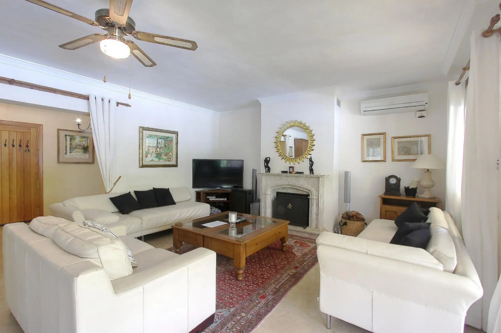 1106 Marbella Large Family Villa