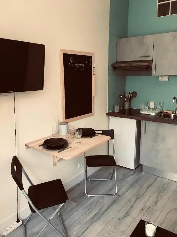Studio face aux thermes Linge Compris