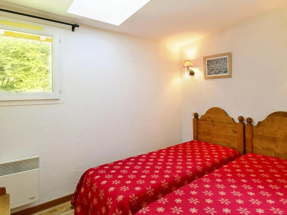 Duplex Apartment for 9 in La Foux Dallos
