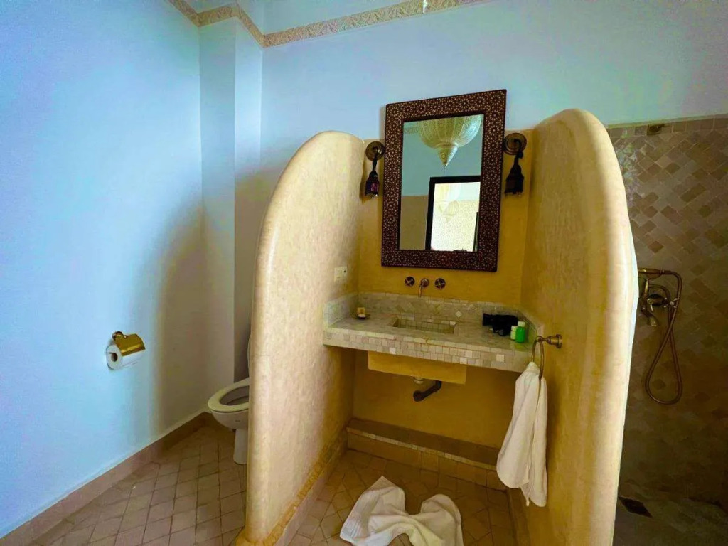Riad New Moon