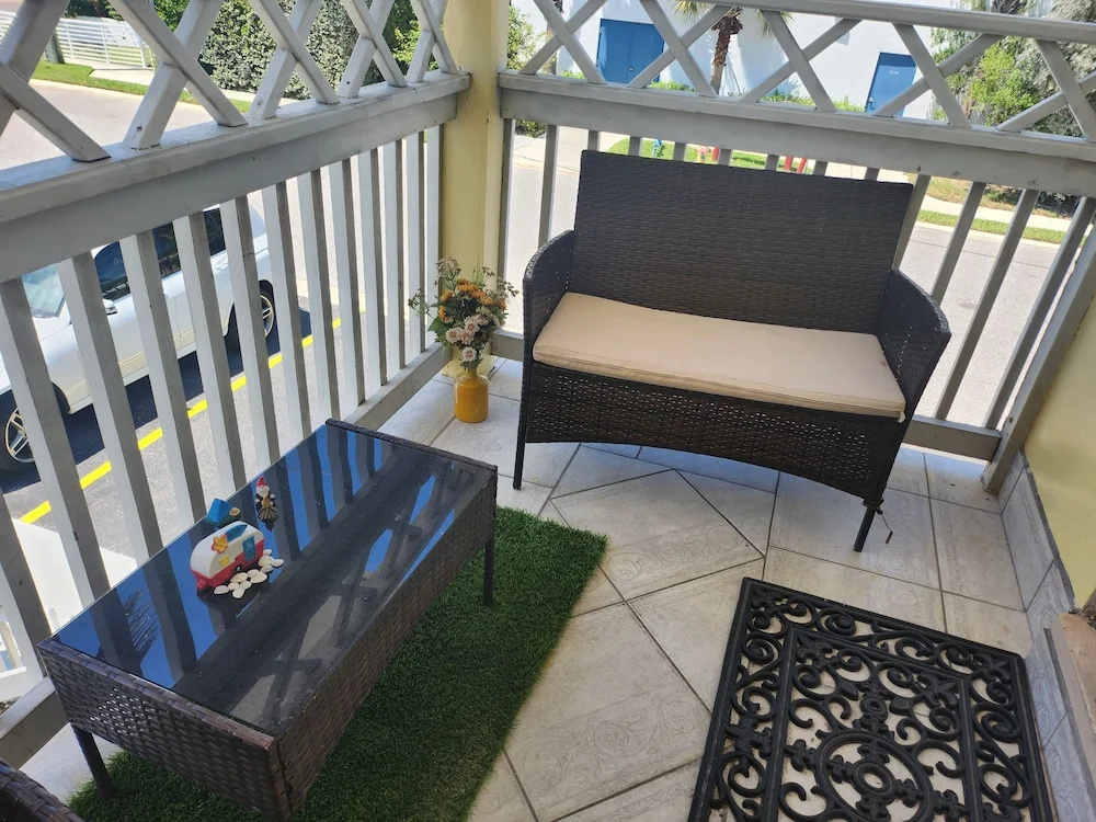 Silver Sands Motel