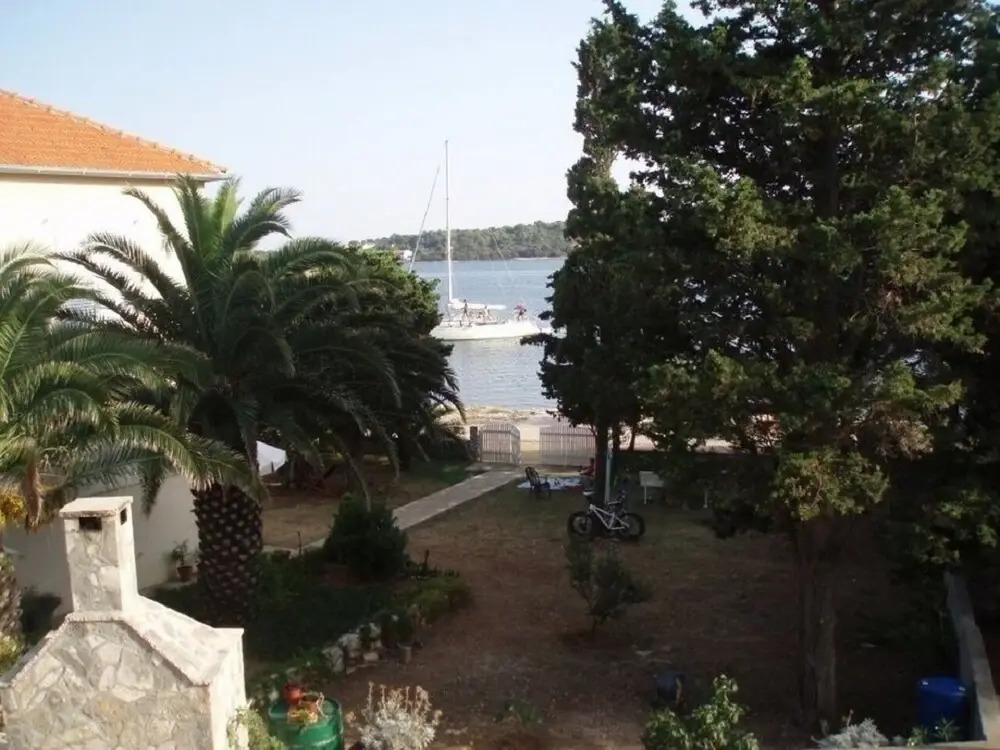Goran - 30m Close to the Beach - A1