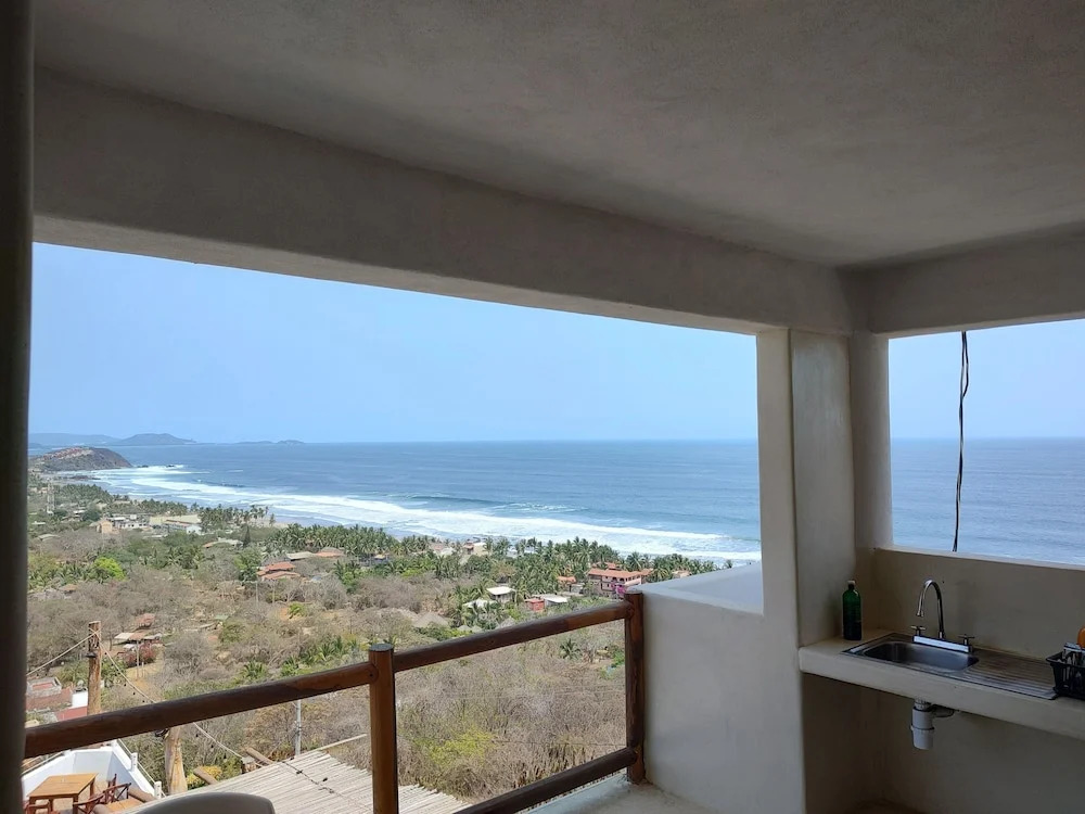 Villas Robertos Bistro Mirador