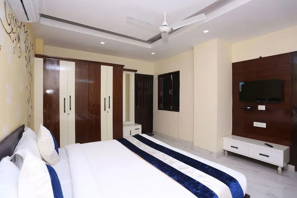 OYO 10008 Hotel Golden Tree
