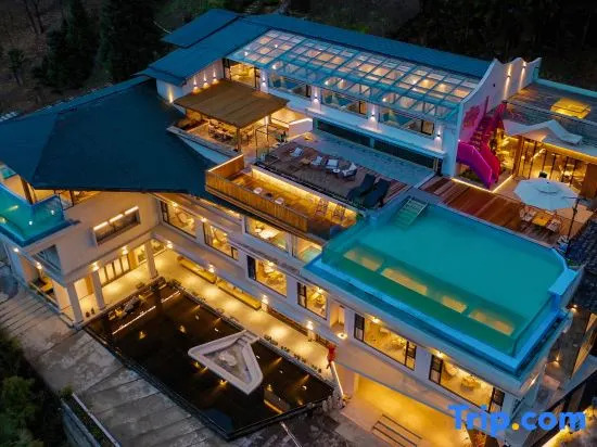 Hailuogou Luanxi Hidden Mountain Snow Mountain Scenic Hot Spring Resort Hote