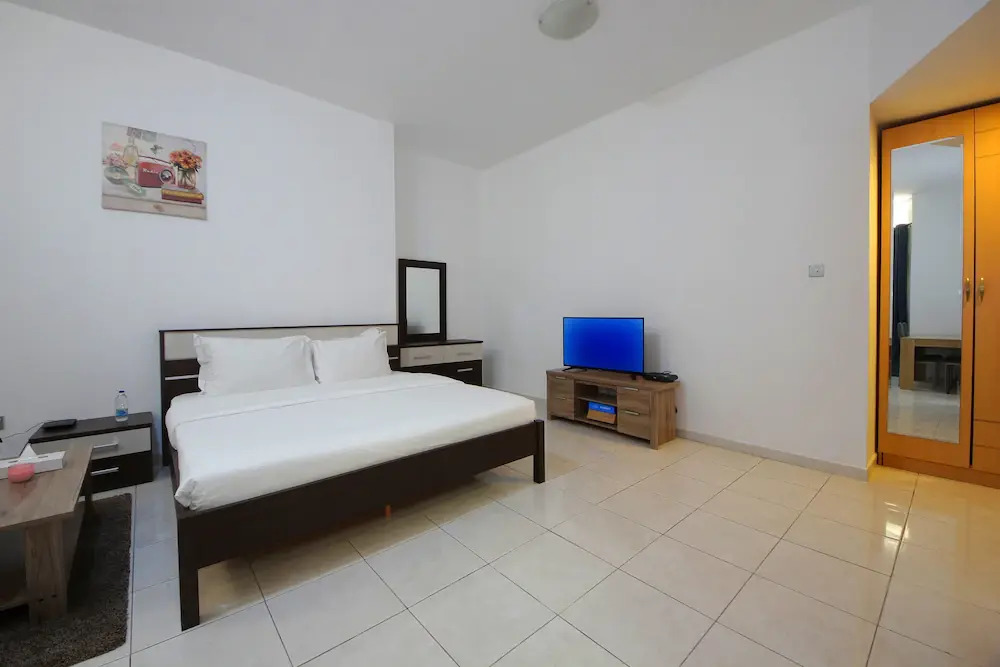 Big Studio Apartment in Dubai Marina Walking to JBR Beach, Cruise and DMCC Metro