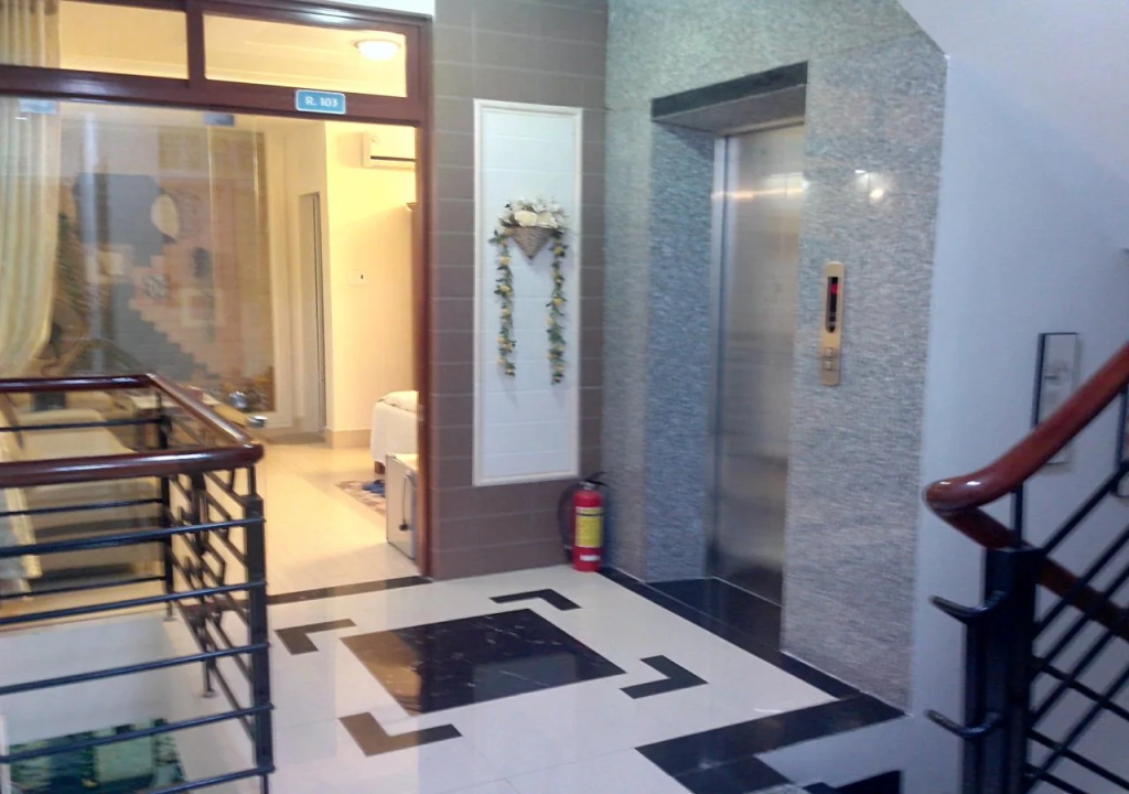 Sakura Hotel