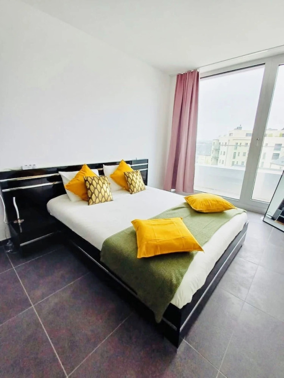 Brand new 2bedrooms Penthouse in Center
