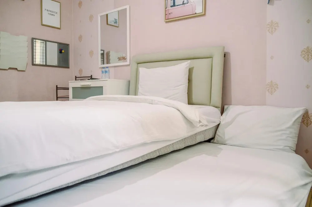 Cozy Stay Studio Room at Medina Apartment