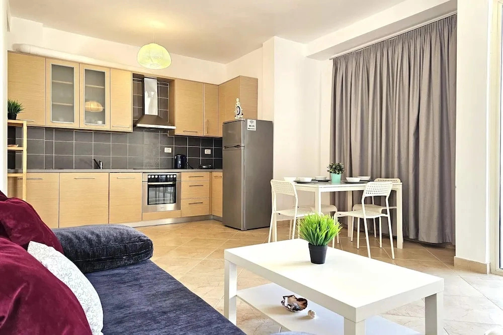 Holiday Apartment With Sea View - 180