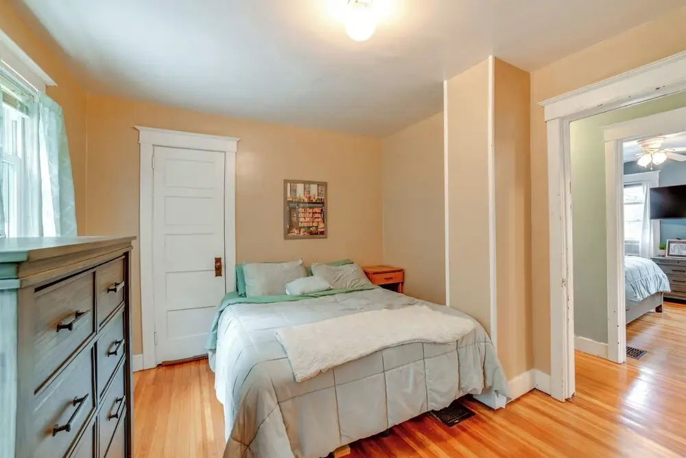 1 Mi to Dtwn Binghamton: Pet-friendly Home w/ Deck