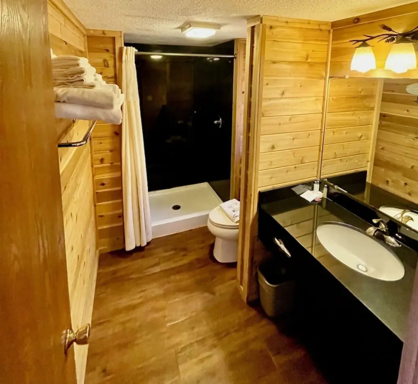 Cabins of Mackinac & Lodge