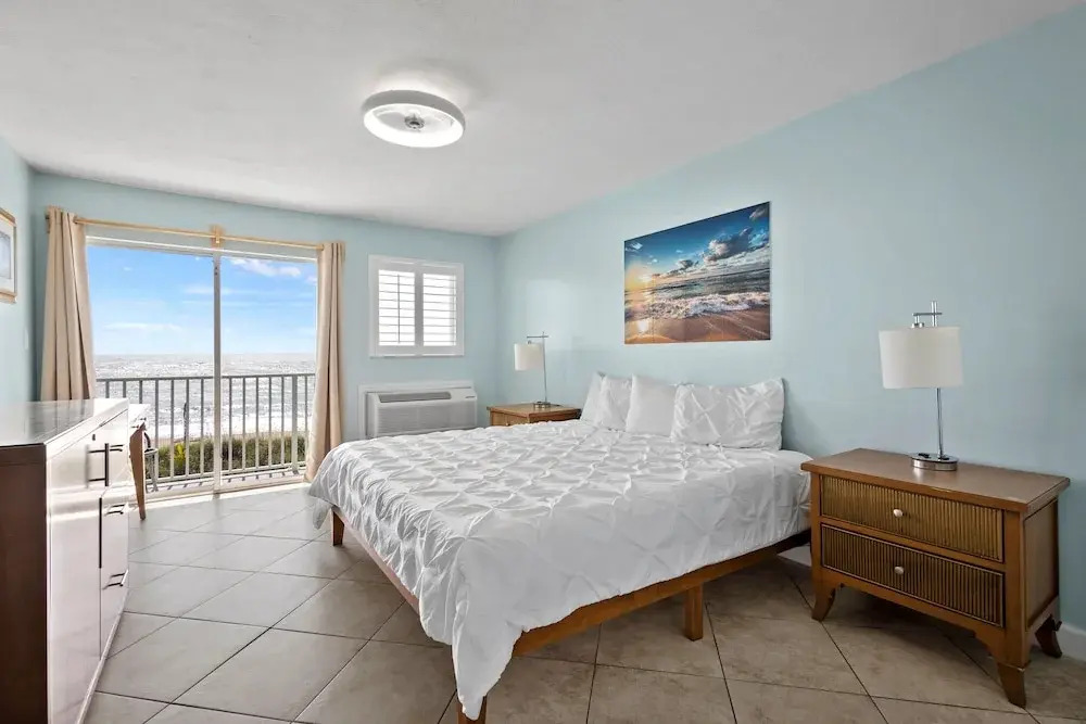 Oceanfront Inn Room #21- Ocean View Balcony King Bed