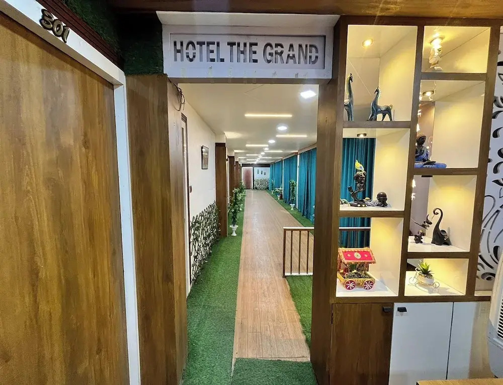 Hotel The Grand Near Maninagar Railway Station Ahmedabad