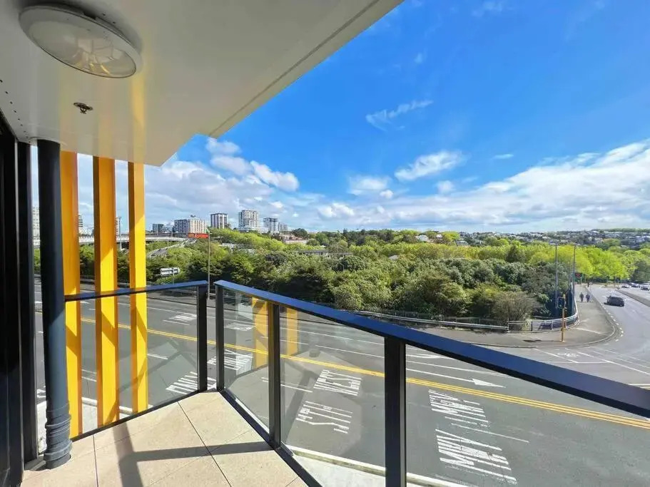 Stunning View 1-Bedroom Studio in City Centre