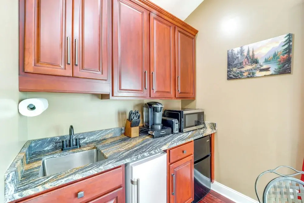3 Mi Beech Mtn Resort: Cozy Studio w/ Deck & View!