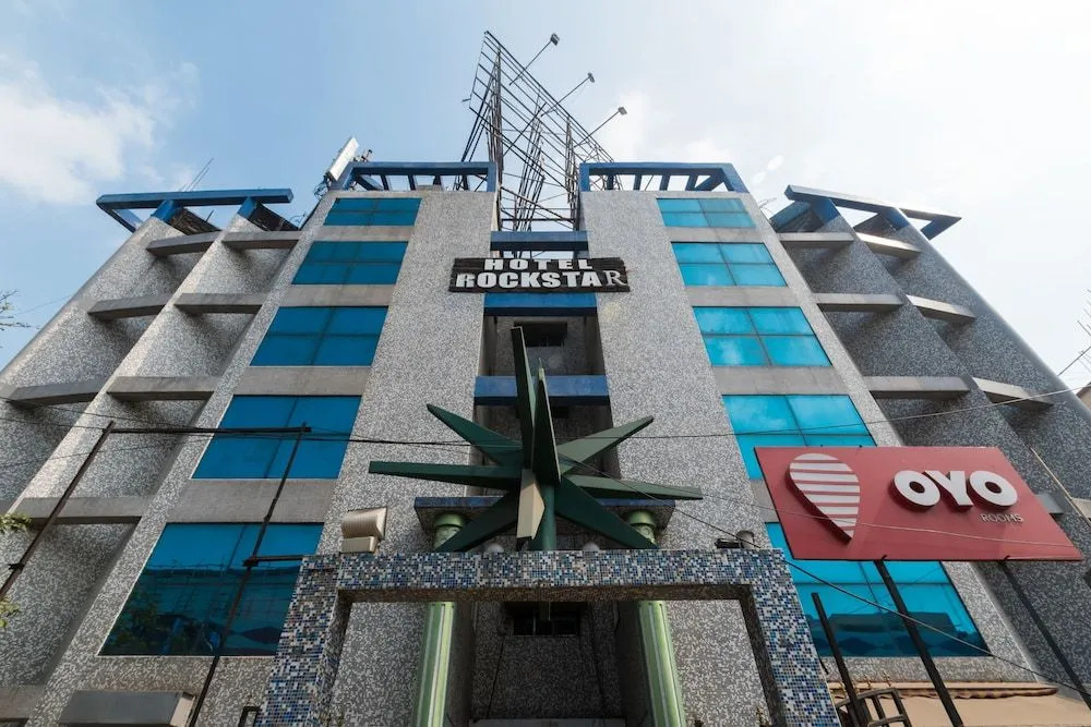 OYO 759 Hotel Rock Star