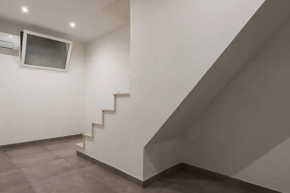 Vatican Suite 2 Levels Completely Renovated