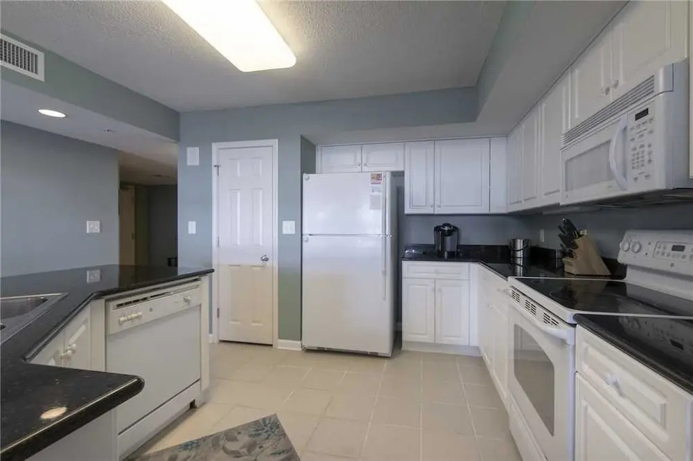 Yacht Clubs #1-801B - 2 Br Condo