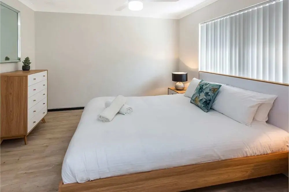 Executive 1BR Suite - Close to Foreshore & Cbd
